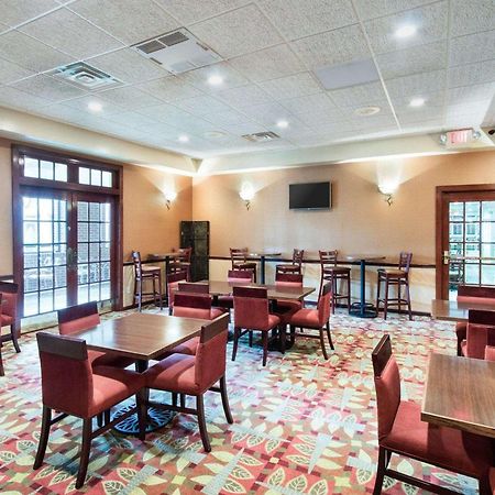 Comfort Suites Parkersburg South Mineral Wells Exterior foto